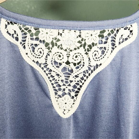 NWOT buttery soft long-sleeve lace back lavender blouse - Picture 3 of 4